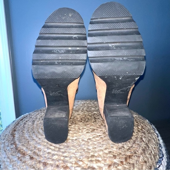 Sorel Addington Holiday Waterproof Boots - Picture 9 of 11